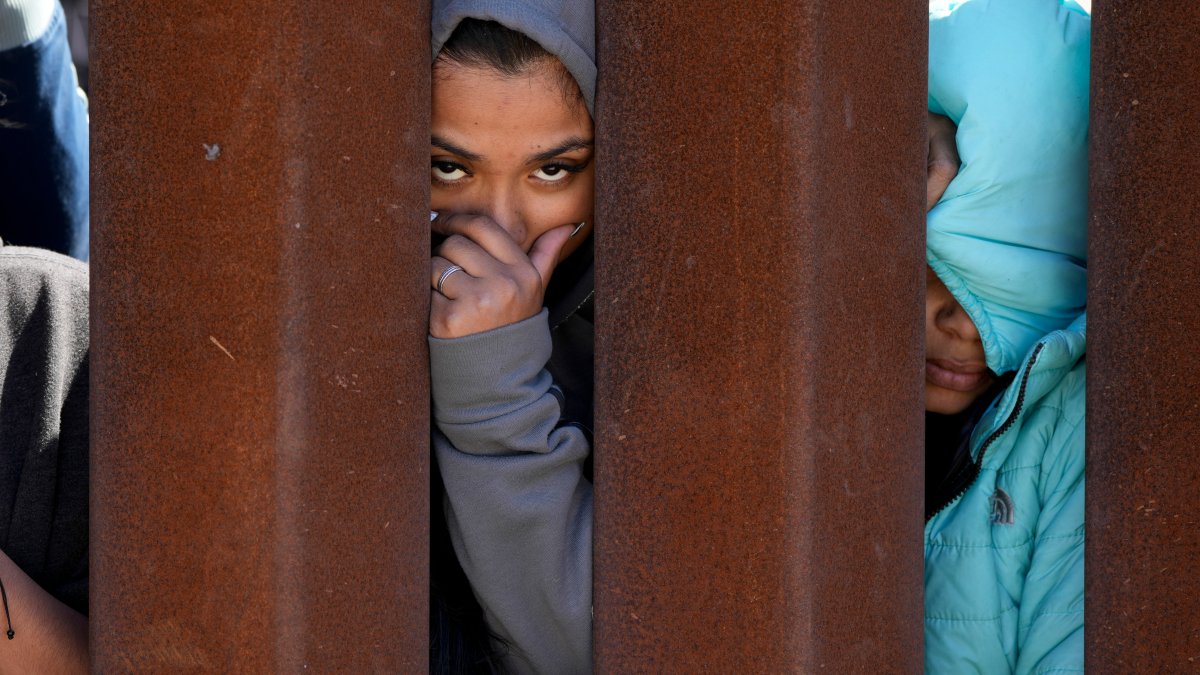 Biden Admin Sets New Immigration Rules at US-Mexico Border Following Title 42 End – NBC New York - Vimarsana News