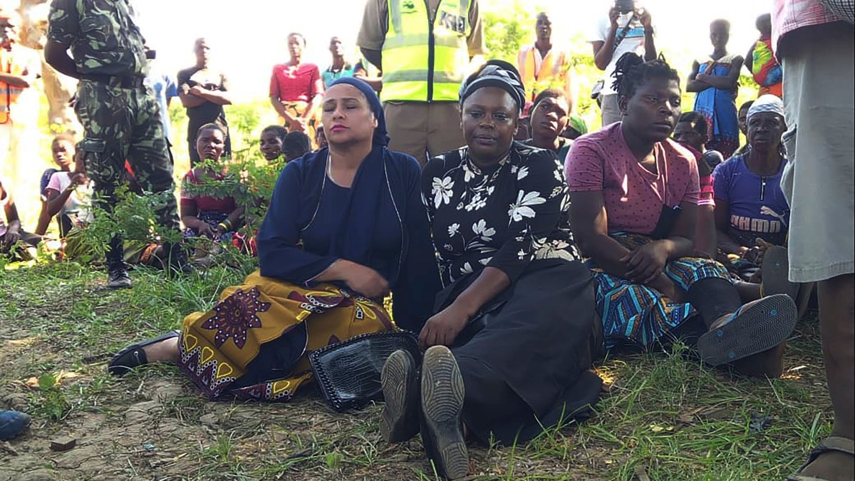 Hippo Attacks Leaves Baby Dead, 23 Missing in Malawi – NBC New York - Vimarsana News