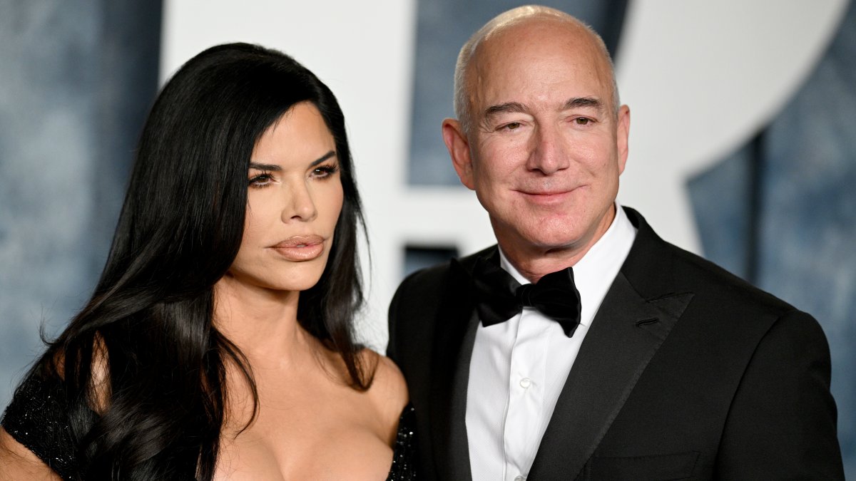 Peek Inside Jeff Bezos' Mysterious Private World – NBC New York - Vimarsana News