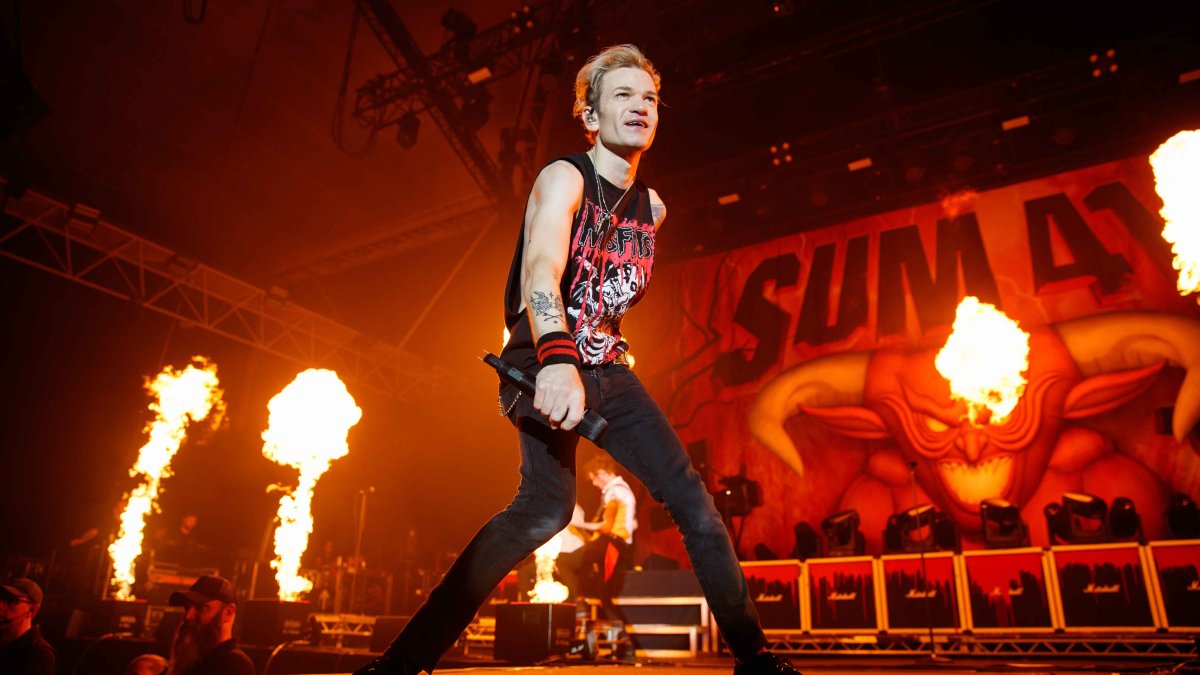 Sum 41 Breaking Up After 27 Years and Final Album Together – NBC New York - Vimarsana News