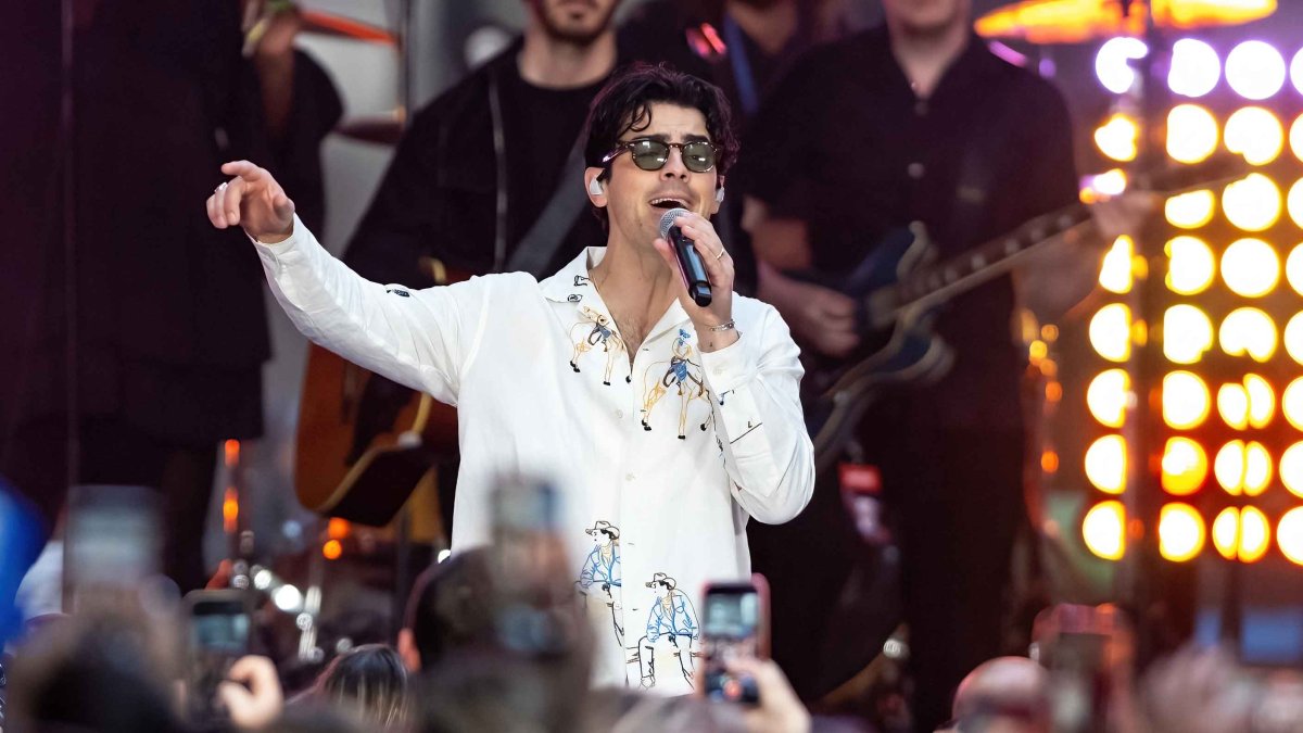 Joe Jonas Says He and Taylor Swift Are 'Cool' 14 years After Breakup – NBC New York - Vimarsana News