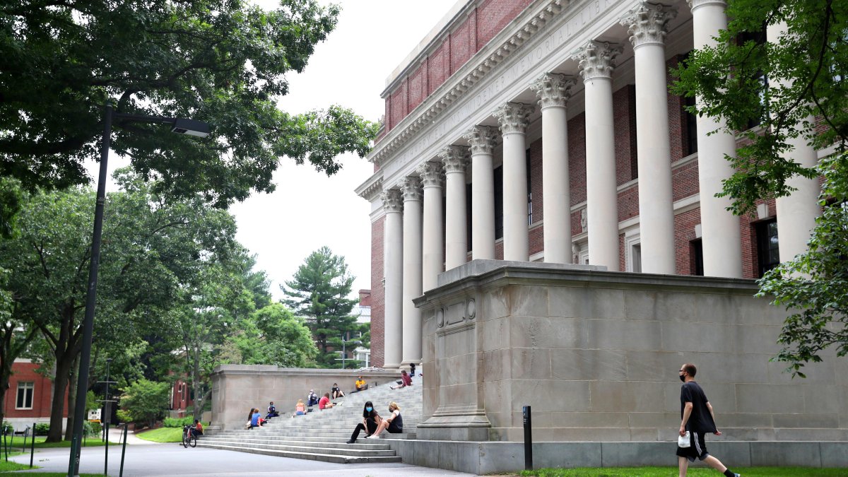 Ivy League Acceptance Rates 'May Have Bottomed Out,' Expert Says — Here's What That Means for Getting Into Schools Like Harvard – NBC New York - Vimarsana News