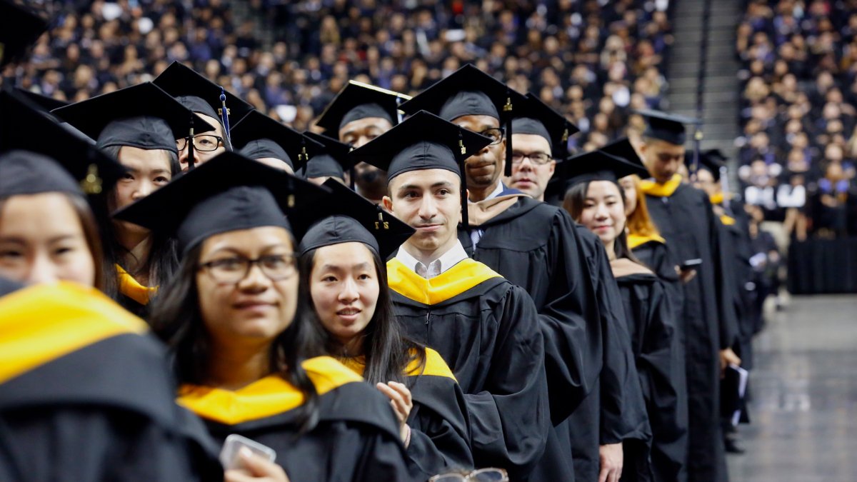 New York Sends College Acceptance Letters to 125,000 High School Seniors, But Broader Enrollment Crisis May Be Hard to Fix - Vimarsana News