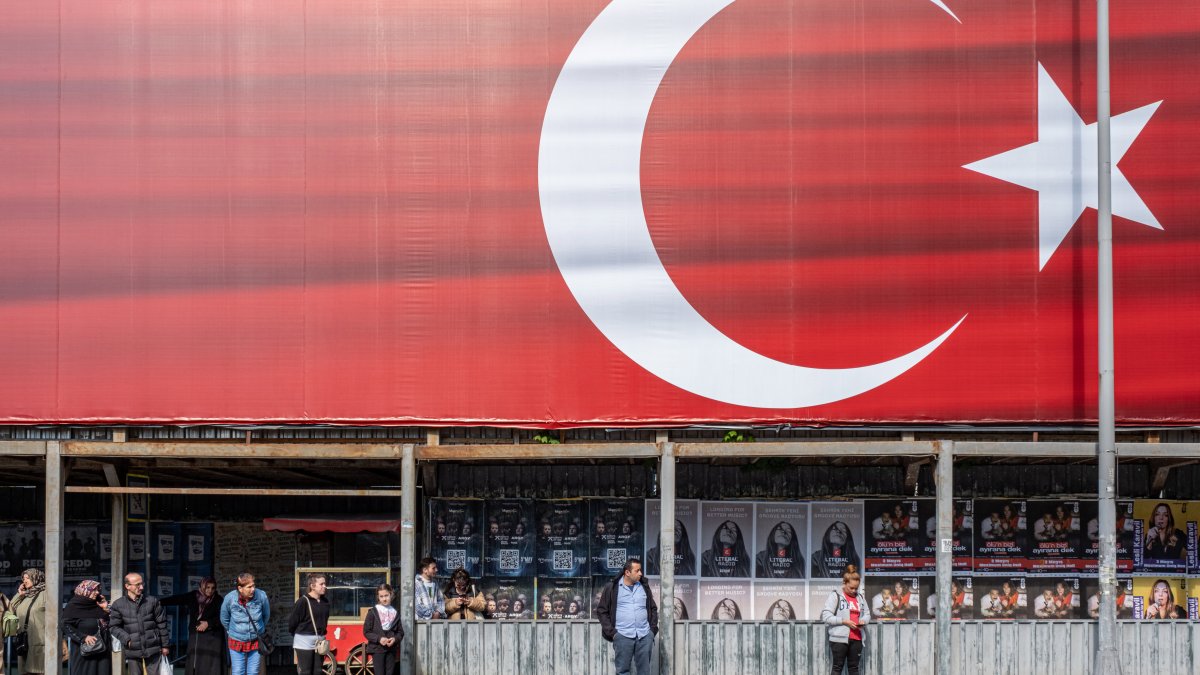 Turkey's Central Bank Hikes Interest Rate to 15% in Dramatic U-Turn to Tackle 40% Inflation - Vimarsana News