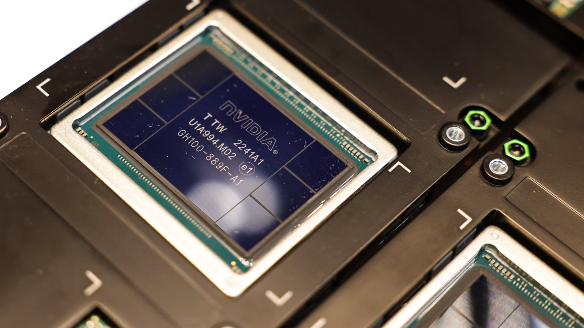Chinese A.I. Stocks Fall as U.S. Reportedly Weighs Curbs on Chip Exports - Vimarsana News