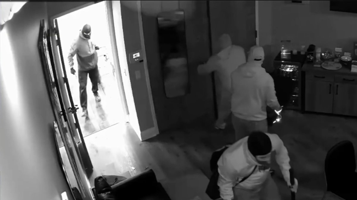 Staten Island Watch Store Robbed, 2.5 Million in Merchandise Stolen