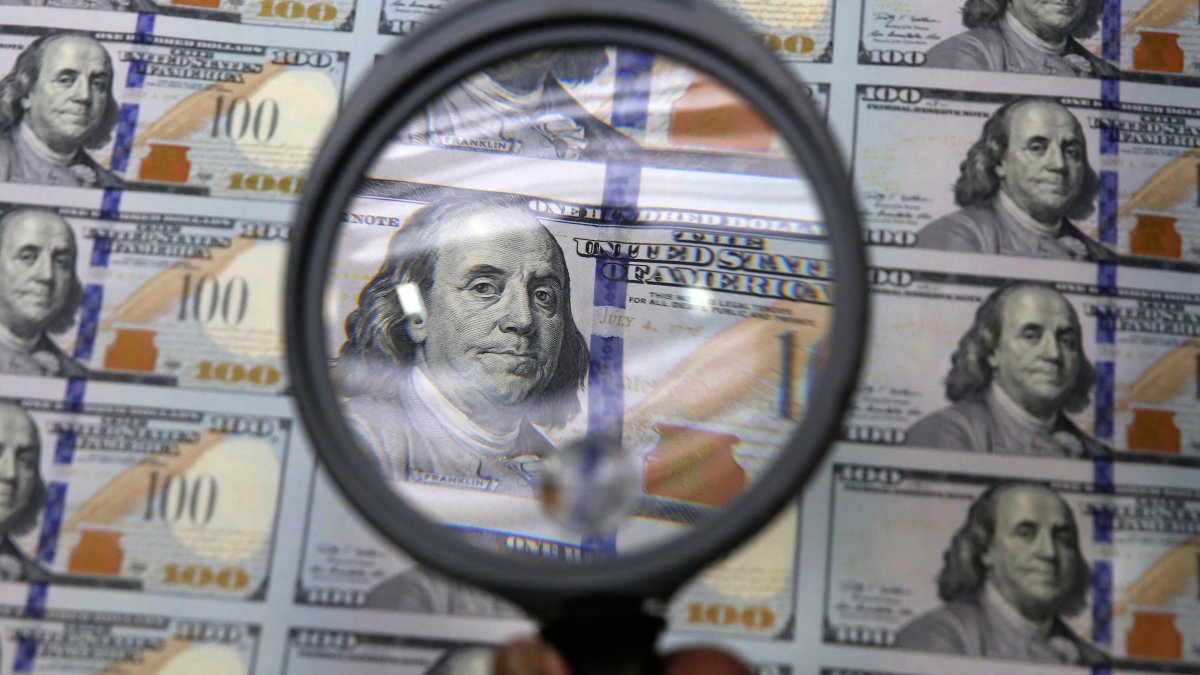 Billions in COVID-19 aid may have been stolen, federal watchdog says – NBC New York - Vimarsana News