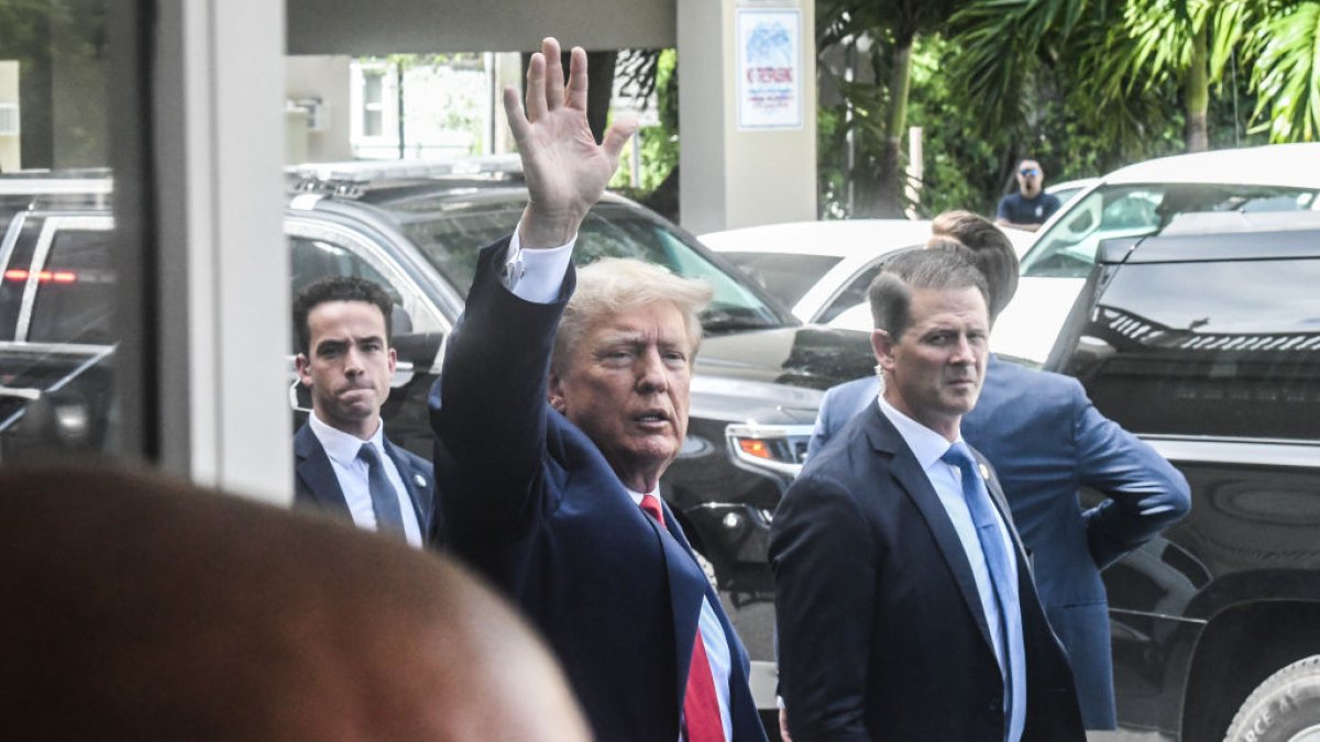 Here's what went down in Donald Trump's first appearance in federal court – NBC New York - Vimarsana News