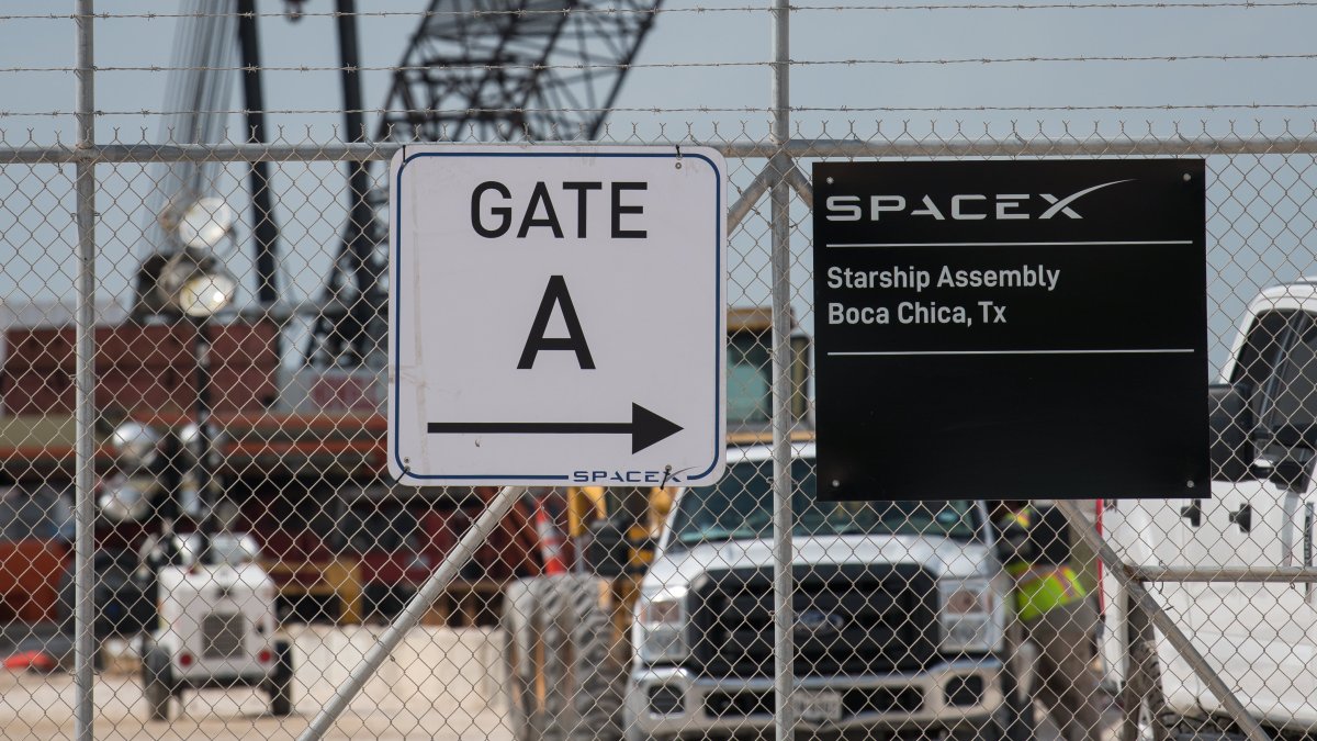 SpaceX hasn't obtained environmental permits for 'flame deflector' system it's testing in Texas – NBC New York - Vimarsana News