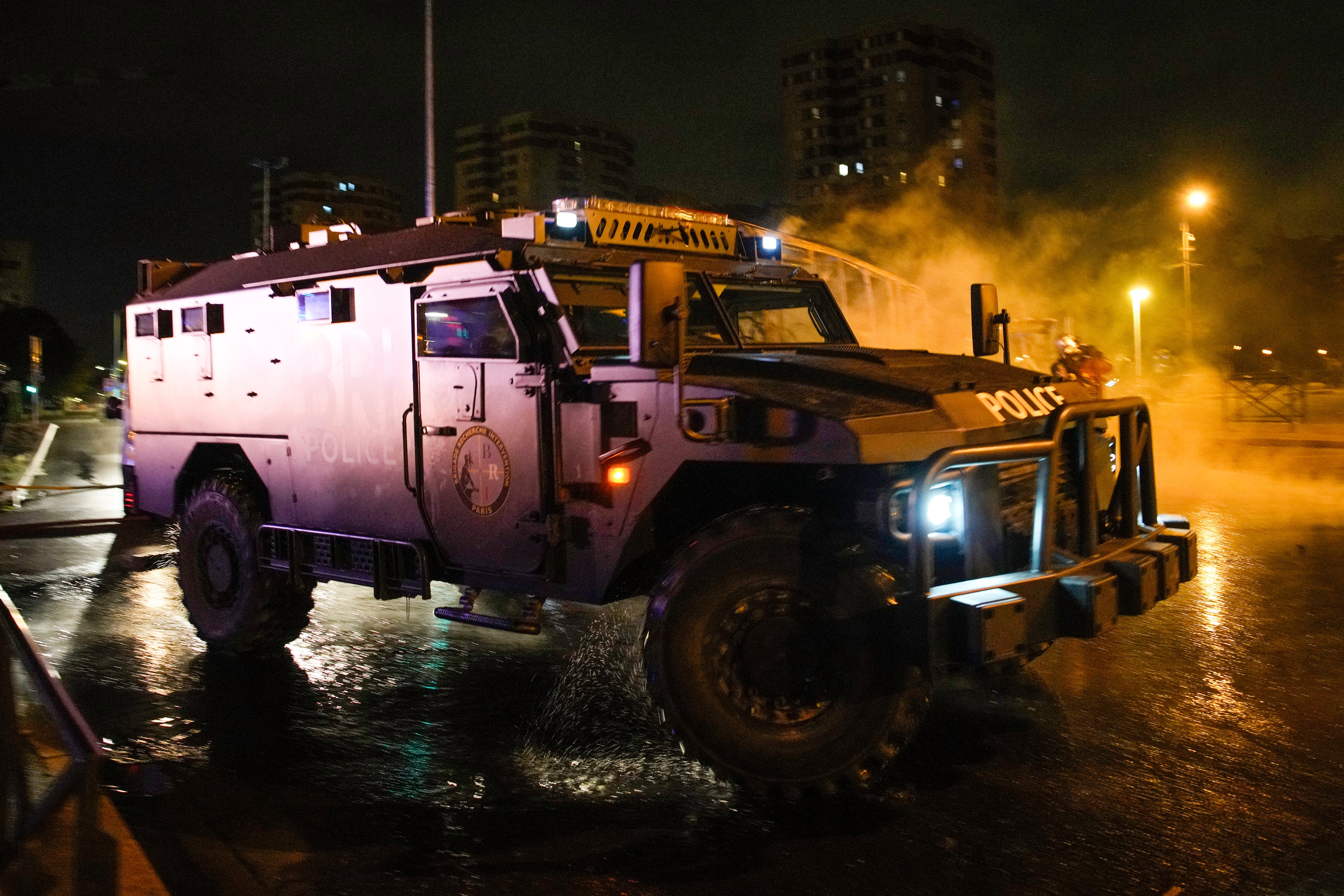 France protests: over 900 arrested as unrest spreads across cities – NBC New York - Vimarsana News