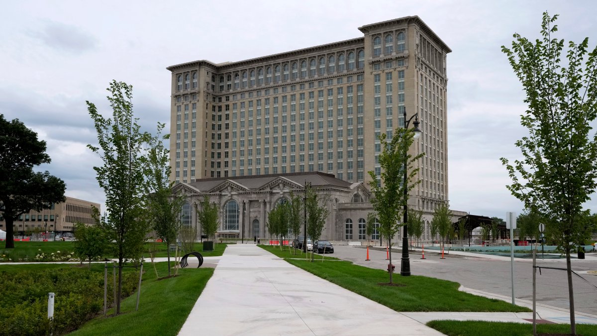 Ten years since bankruptcy, Detroit rebounds but some feel burned – NBC New York - Vimarsana News