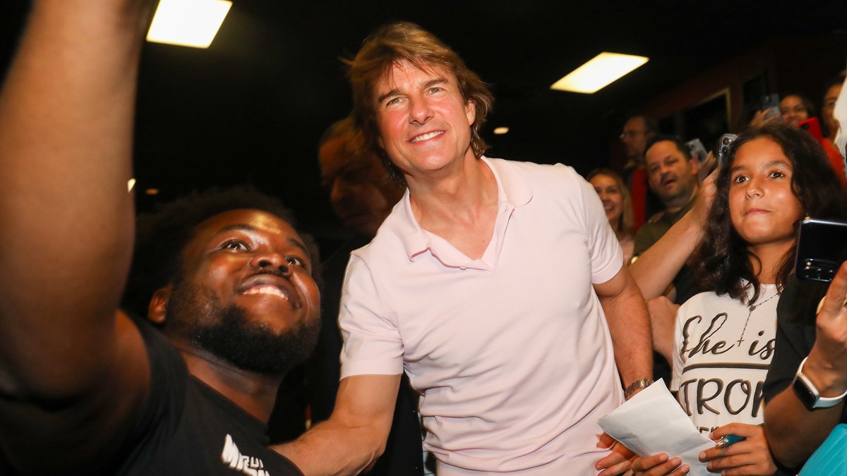 Tom Cruise surprises South Miami moviegoers at 'Mission: Impossible' screening – NBC New York - Vimarsana News