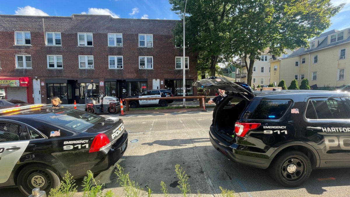 Mom of child who fell from Hartford, Conn. window due in court – NBC New York - Vimarsana News