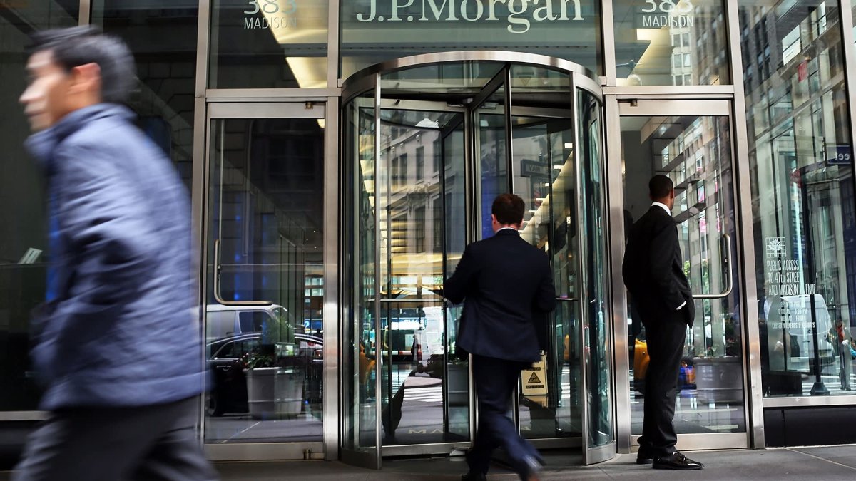 CNBC Daily Open: More trouble ahead for U.S. banks - Vimarsana News