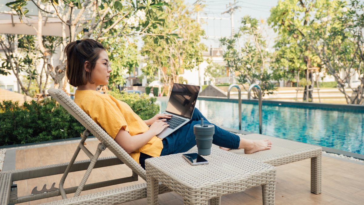 Gen Zers say they feel guilty when they don't work on vacation, but 'unplugging is the way you get fresh ideas' – NBC New York - Vimarsana News
