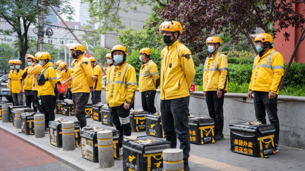 Shares of China's food delivery leader Meituan fall more than 5% on weaker Q3 outlook - Vimarsana News