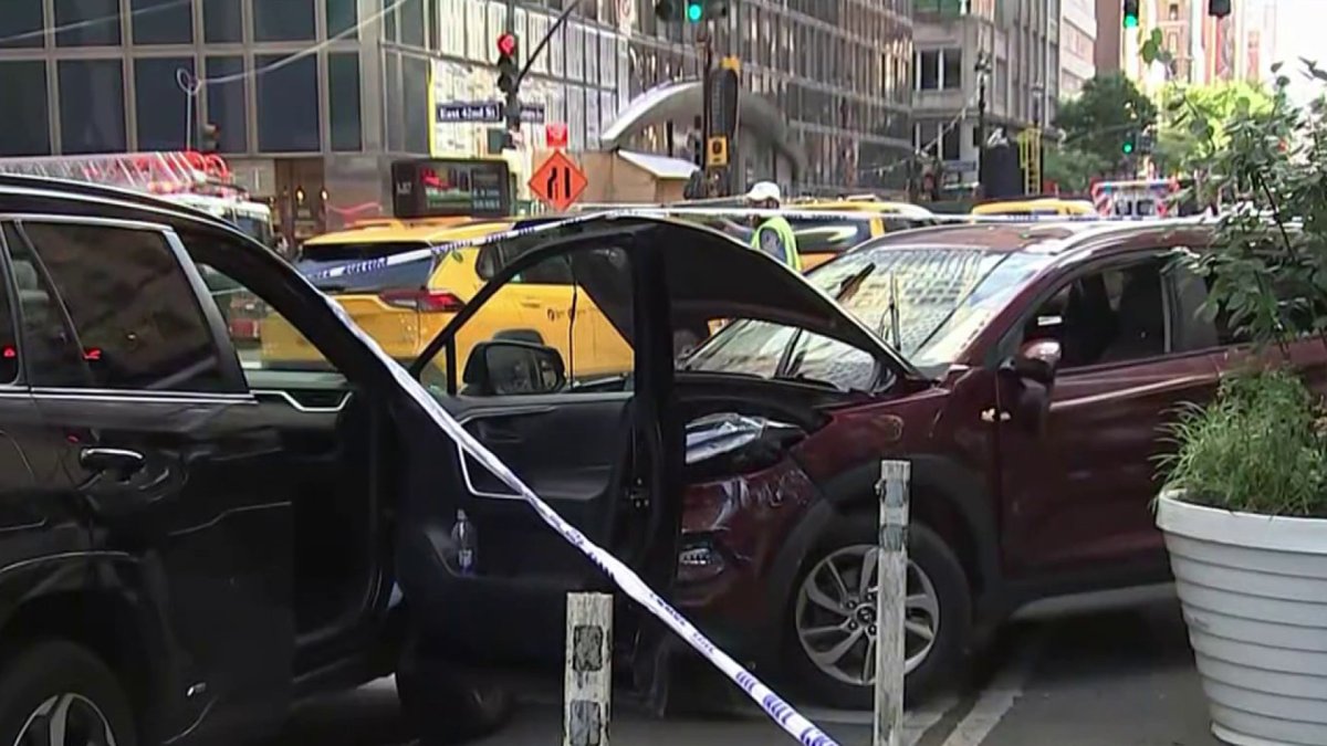 10 injured when driver fleeing police rams pedestrians in Manhattan ...