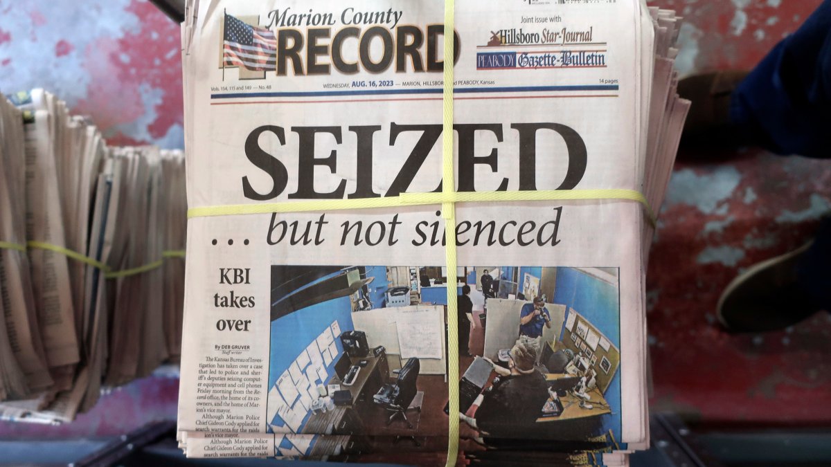Experts say the raid on a Kansas newspaper likely broke a law – NBC New York - Vimarsana News