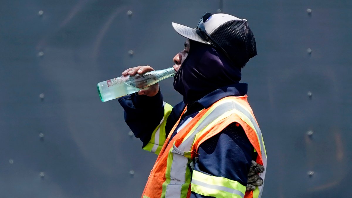 Would a Texas law take away workers' water breaks? – NBC New York - Vimarsana News