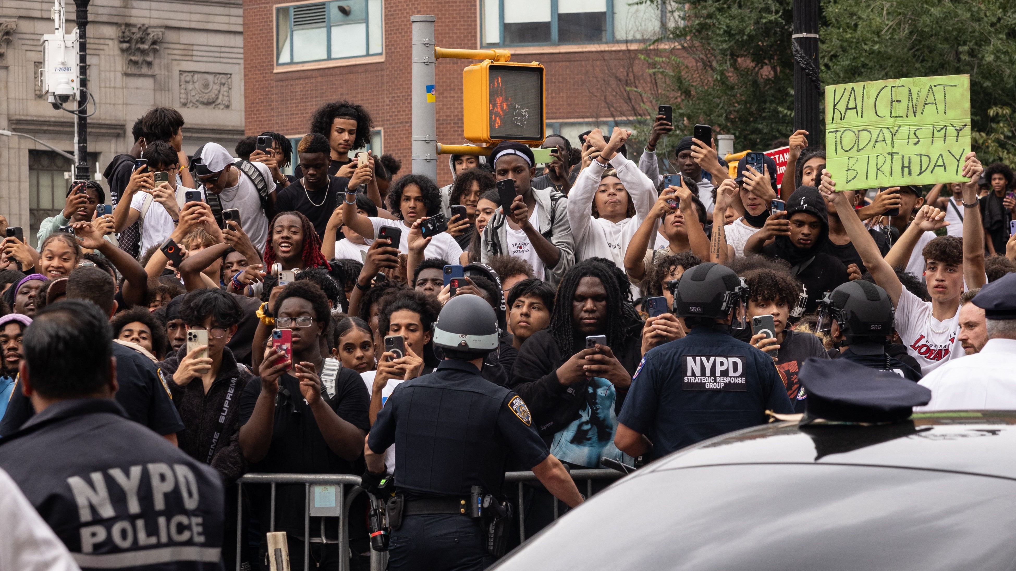 Kai Cenat giveaway: What Union Square looked like during Friday ...
