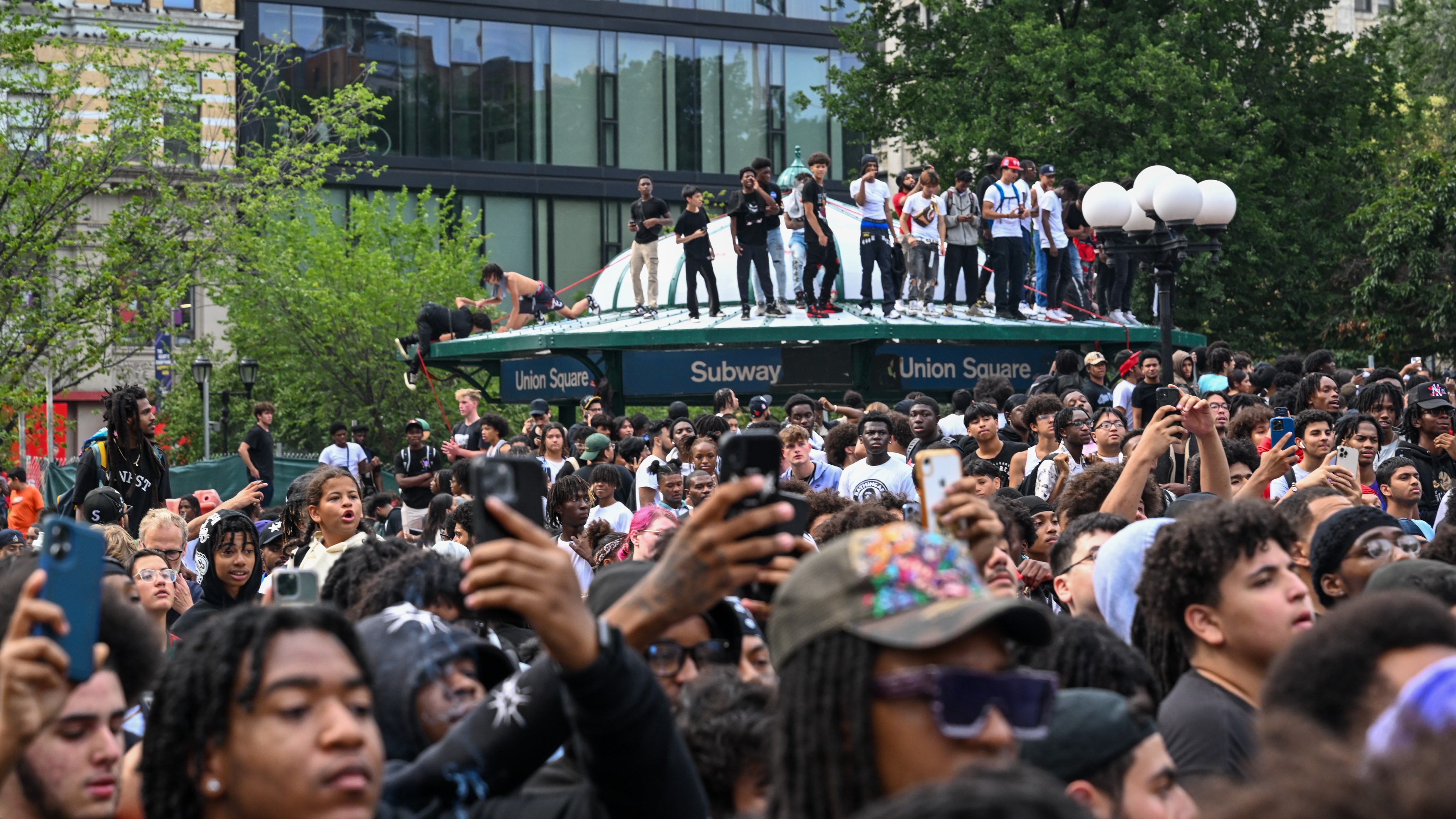 Kai Cenat giveaway What Union Square looked like during Friday