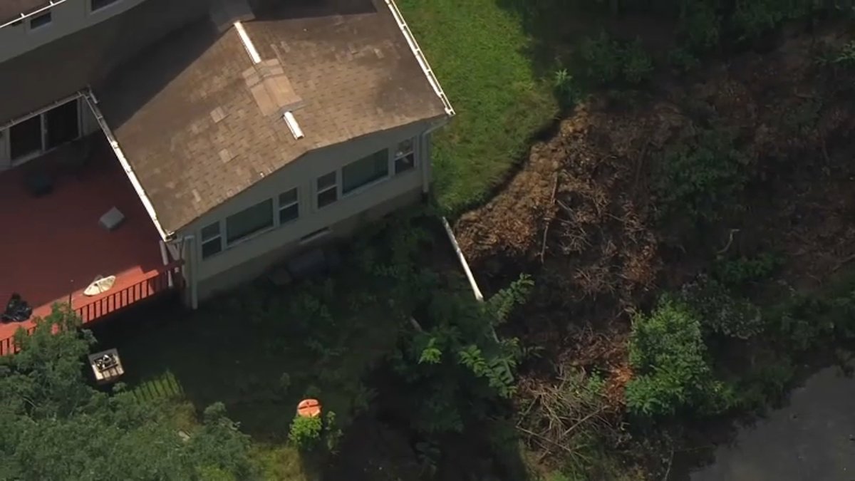Middlesex home condemned, falling into backyard creek – NBC New York - Vimarsana News