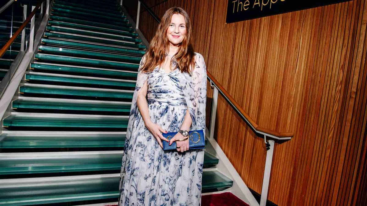 Drew Barrymore exits stage in NYC as man tells her ‘You know who I am ...