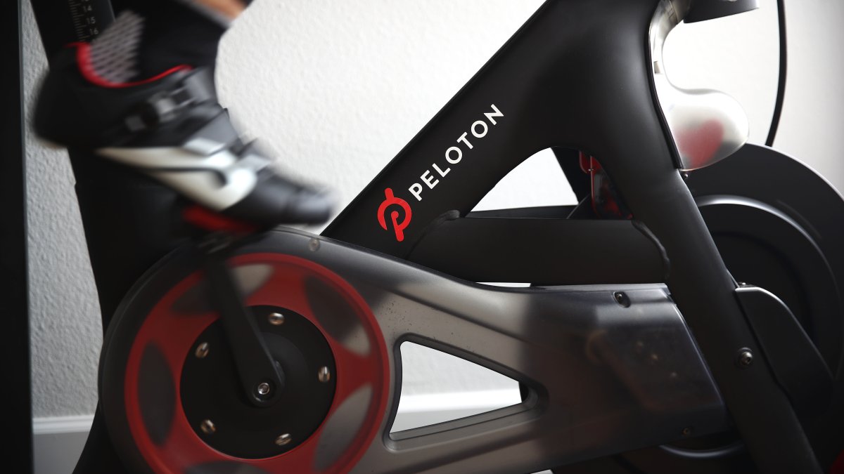 Peloton bike death: NY man Ryan Furtado killed instantly – NBC New York - Vimarsana News