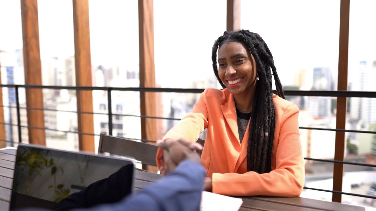 Women will accept $66,000 a year to take a new job — while men hold out for more than $90,000 - Vimarsana News