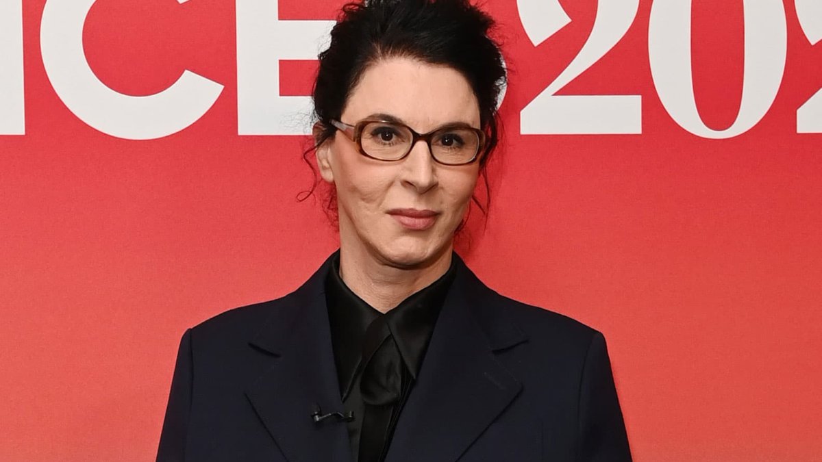 CEO of $9.7 billion beauty empire shares her No. 1 piece of career advice: Either 'take your time' or fail – NBC New York - Vimarsana News