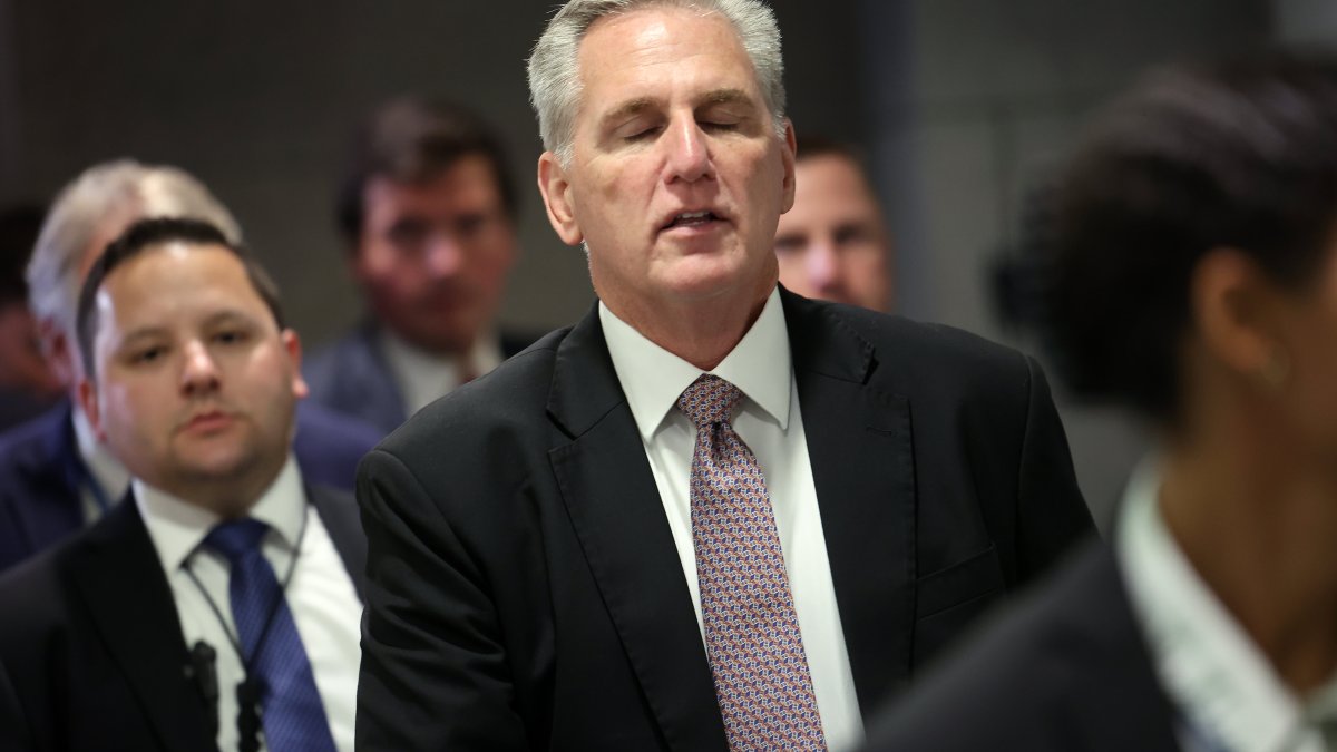 Pressure mounts on McCarthy ahead of shutdown deadline as Dem Rep Boyle blames infighting