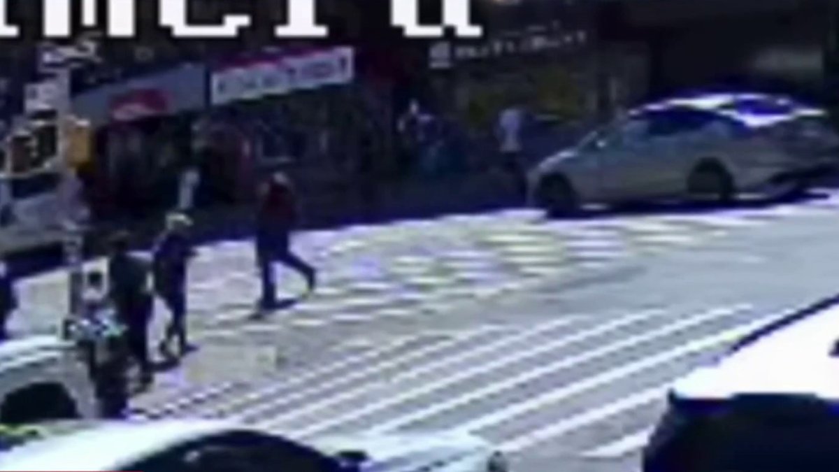 71-year-old woman fatally shot in back by stray bullet on NYC sidewalk