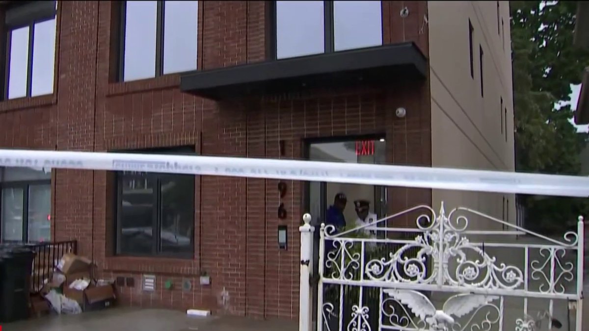 Woman, 14yearold girl found dead in Brooklyn stabbing Sources NBC