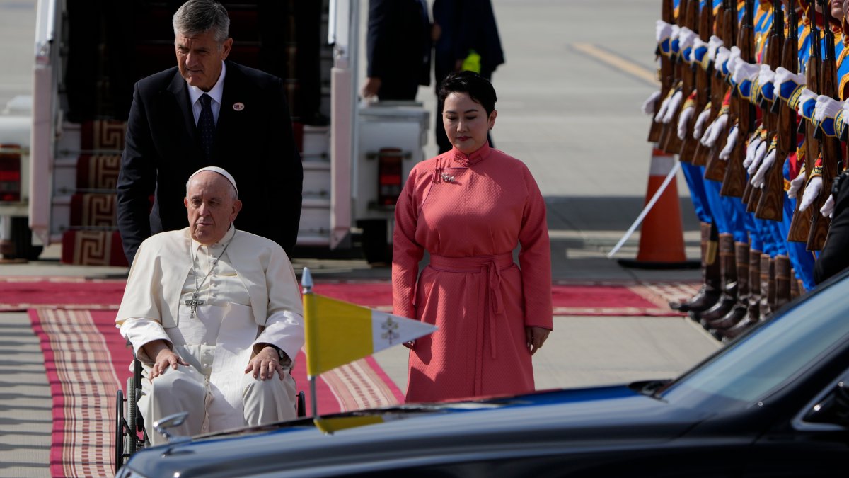 Pope Francis arrives in Mongolia amid strained relations with Russia and China – NBC New York - Vimarsana News