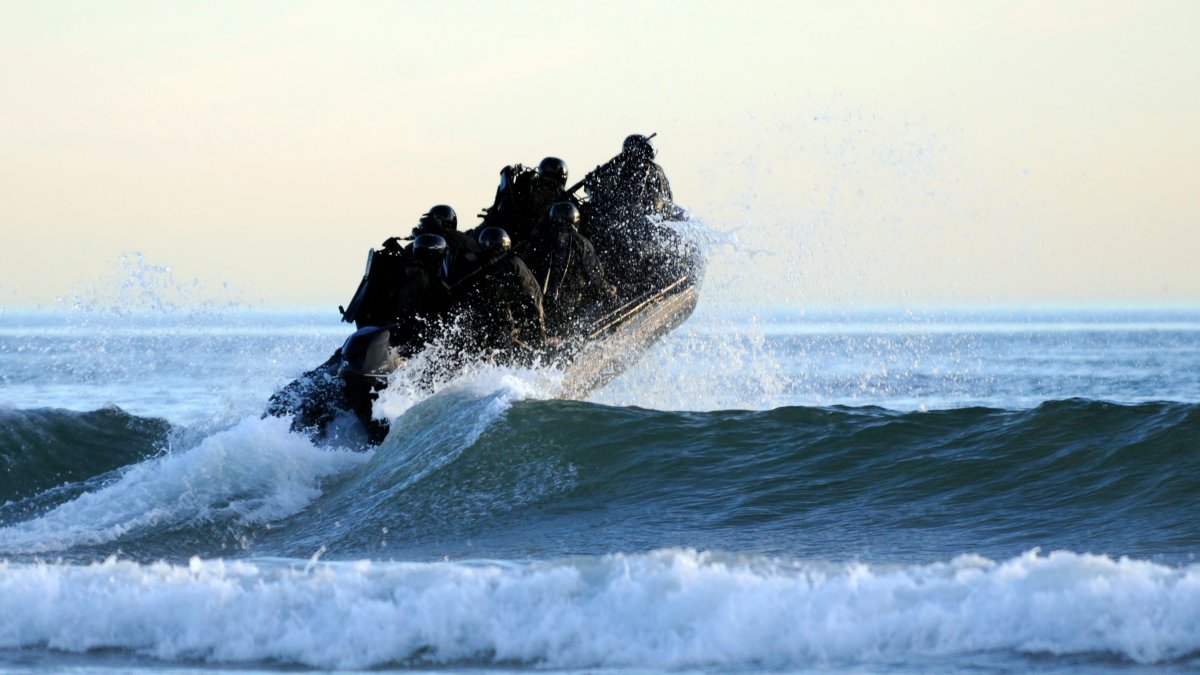 The Navy will start randomly testing SEALs for steroids – NBC New York - Vimarsana News