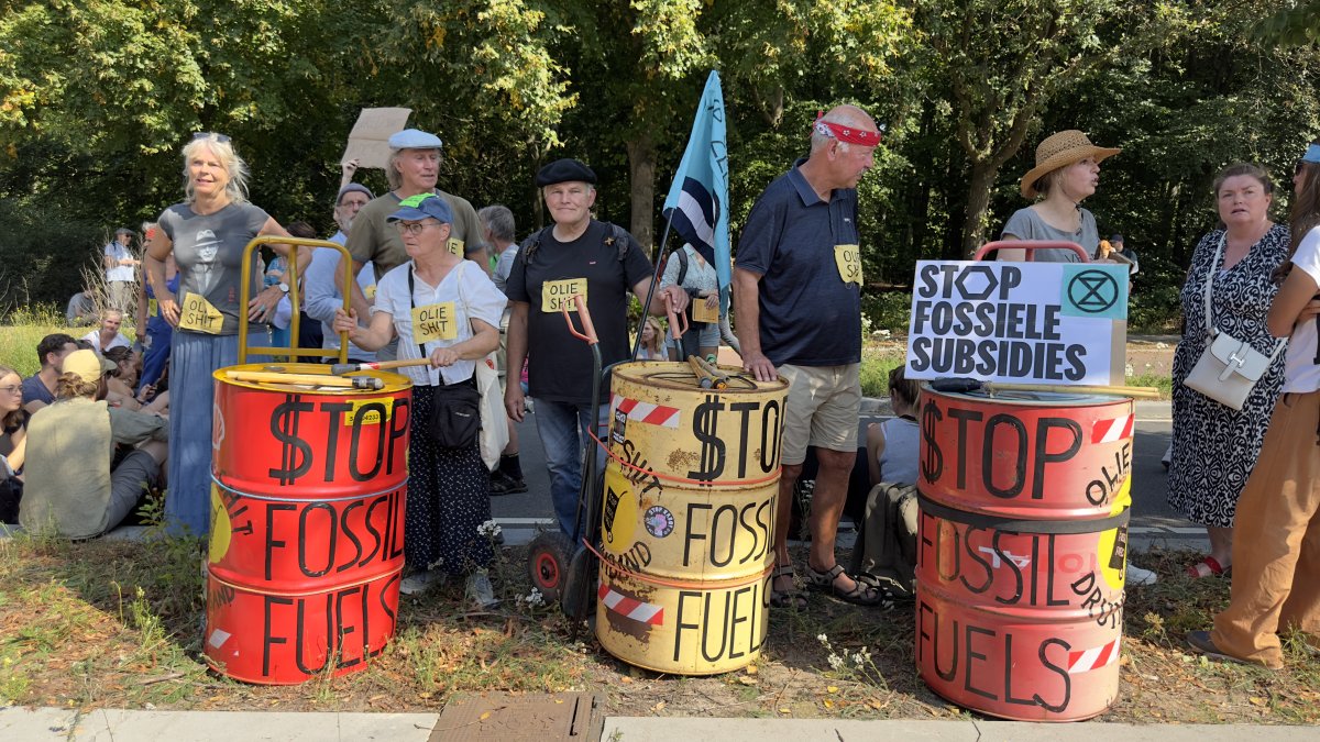 Thousands march to demand end to fossil fuels ahead of climate summit ...