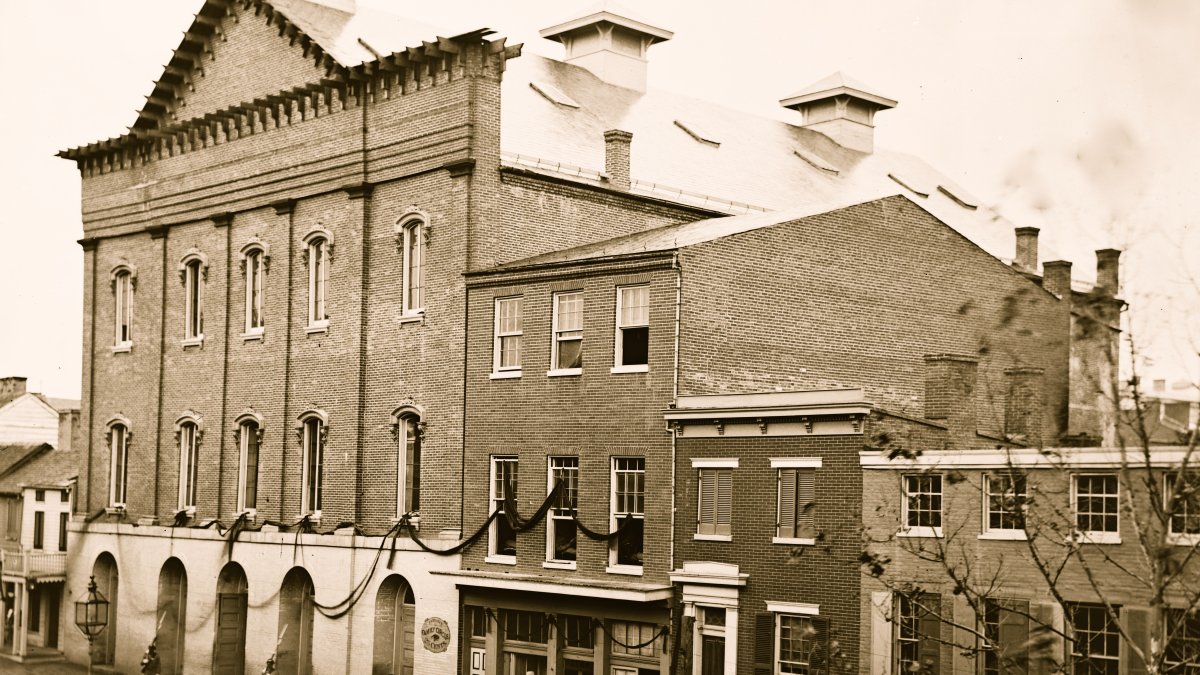 Tickets to Ford's Theatre on night Lincoln was killed sell at auction – NBC New York - Vimarsana News