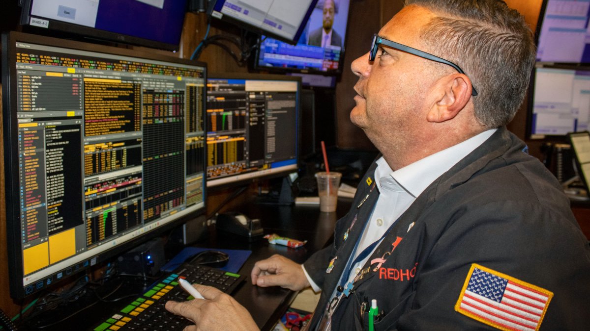 Stock futures are little changed on Monday evening: Live updates - Vimarsana News