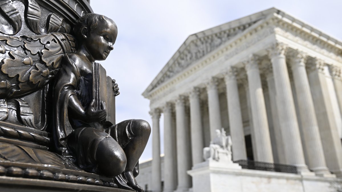 Supreme Court weighs whether South Carolina map discriminated against Black voters – NBC New York - Vimarsana News