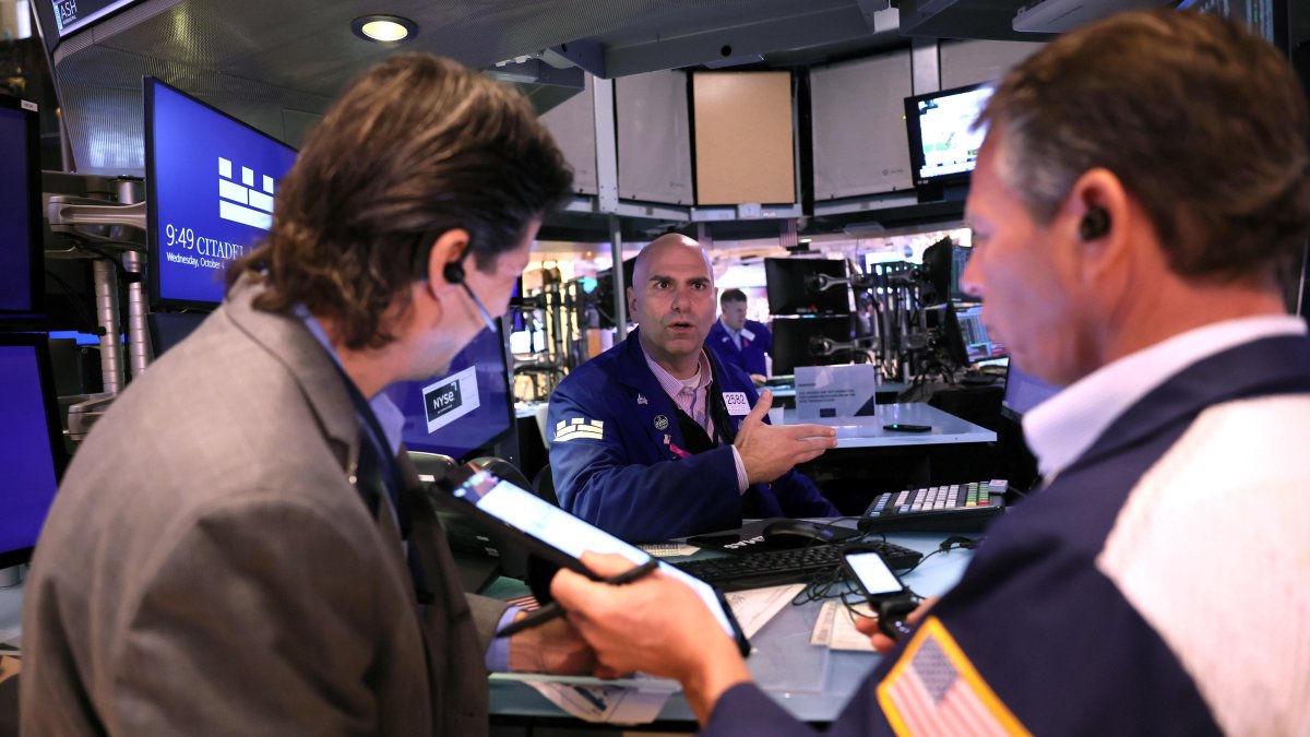 From Tuesday's Dow drop to Friday's rally, here's why it was a whipsaw week for the market - Vimarsana News