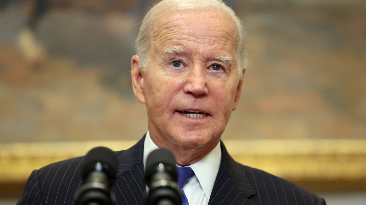 Biden in Philly to talk $7B for clean hydrogen hubs in U.S. – NBC New York - Vimarsana News