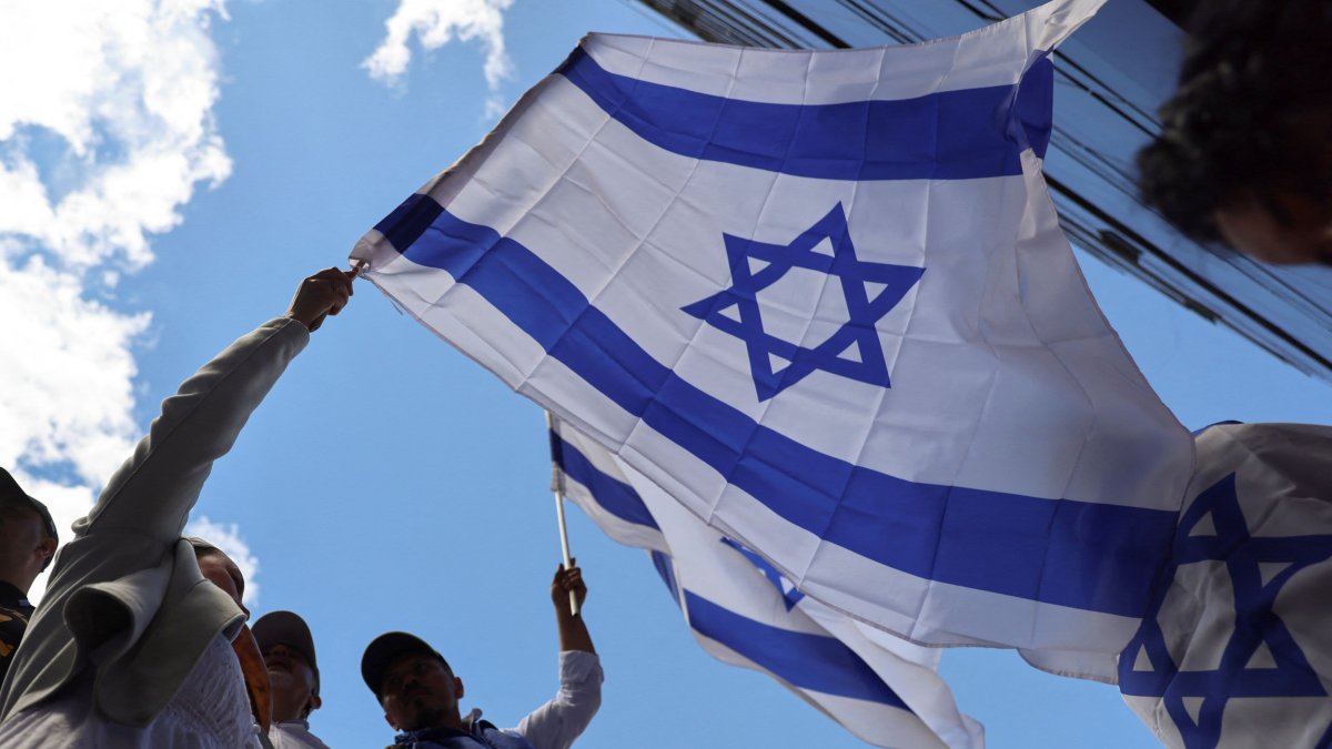 Billboards in Israel were briefly hacked to display pro-Hamas messages as cyberwar ramps up - Vimarsana News