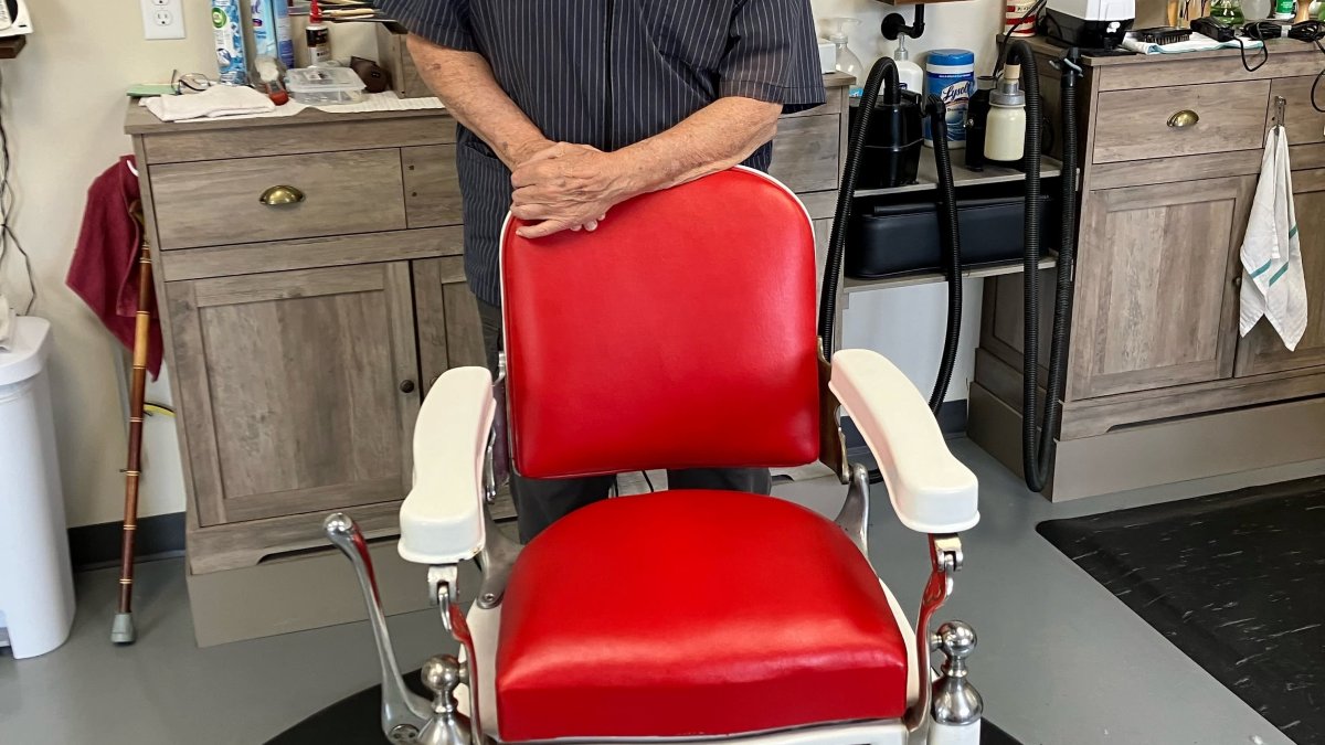 This 91-year-old just opened a barber shop in Wisconsin: 'I'm too happy to quit' – NBC New York - Vimarsana News