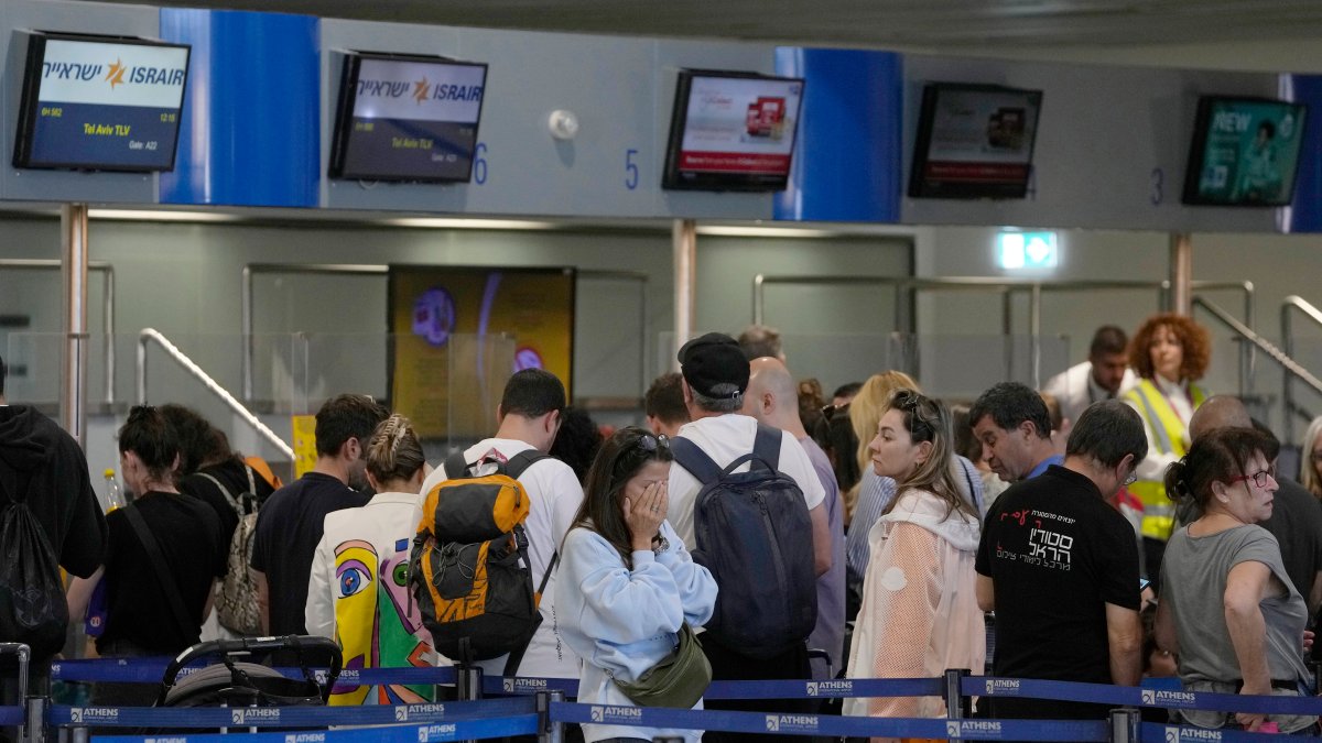 Israelis abroad desperately try to head home to join military units – NBC New York - Vimarsana News