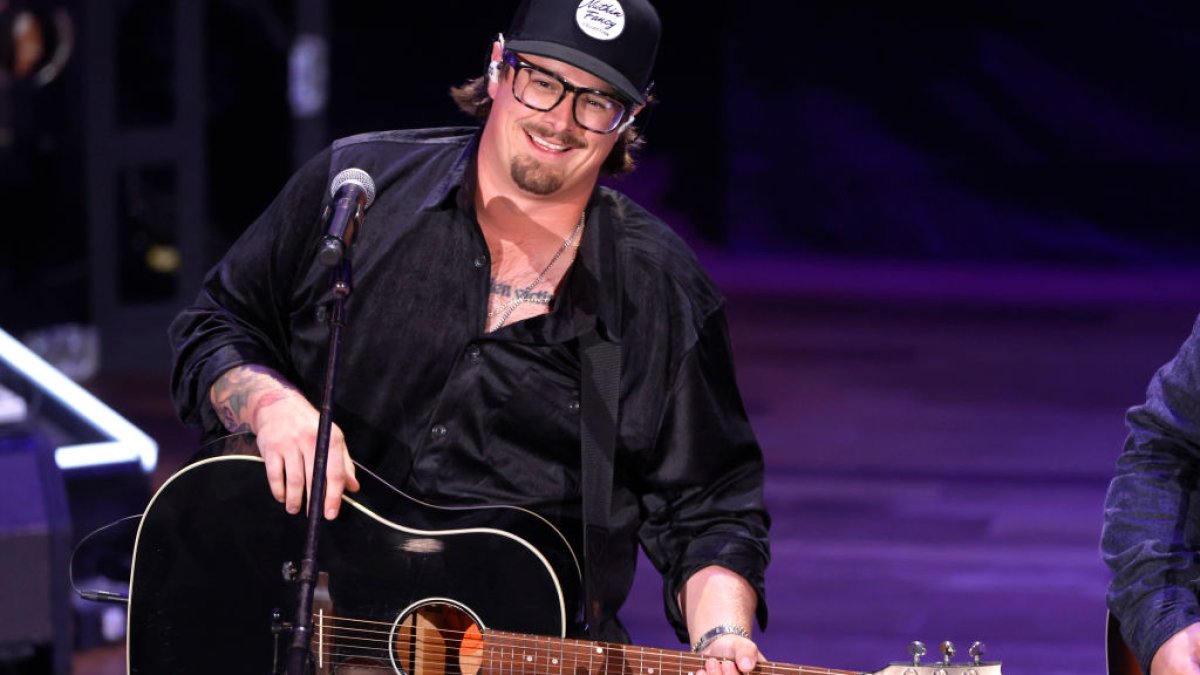 Country singer Hardy cancels tour due to serious anxiety: 'It has taken over my life' – NBC New York - Vimarsana News