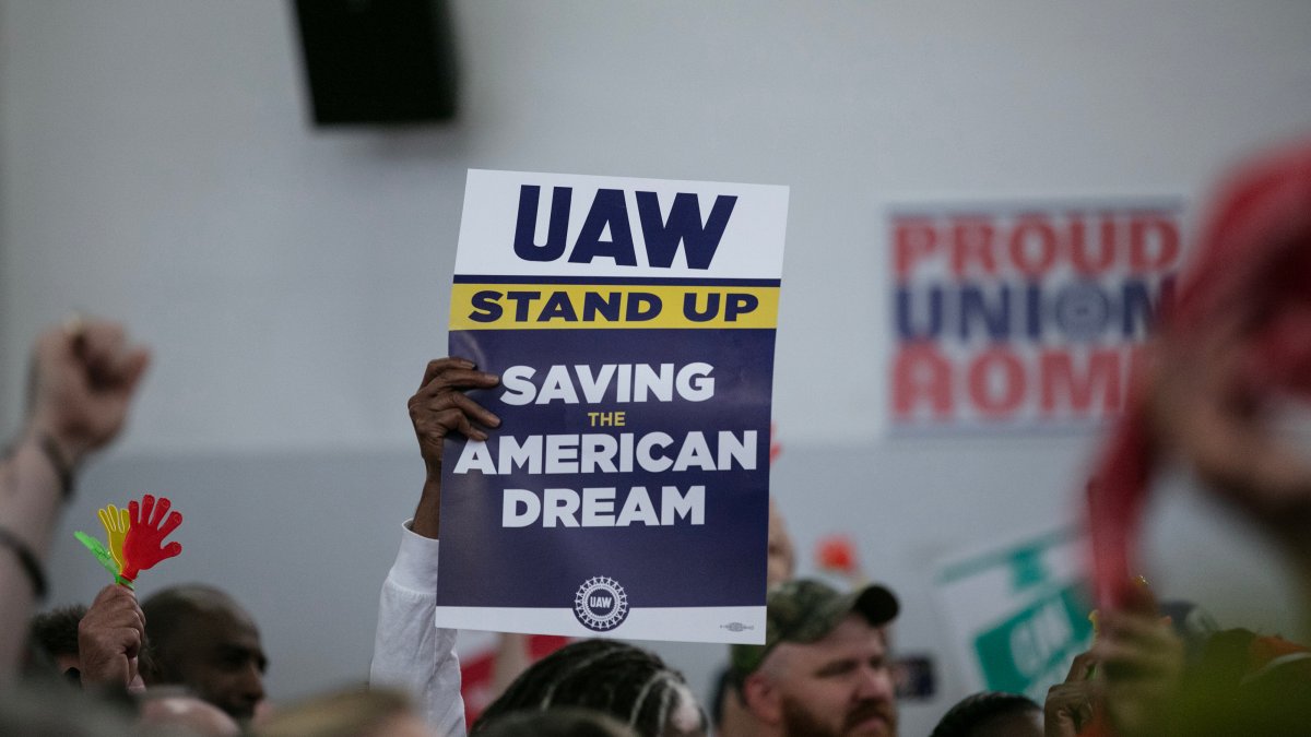 UAW Mack trucks workers reject deal and go on strike – NBC New York - Vimarsana News