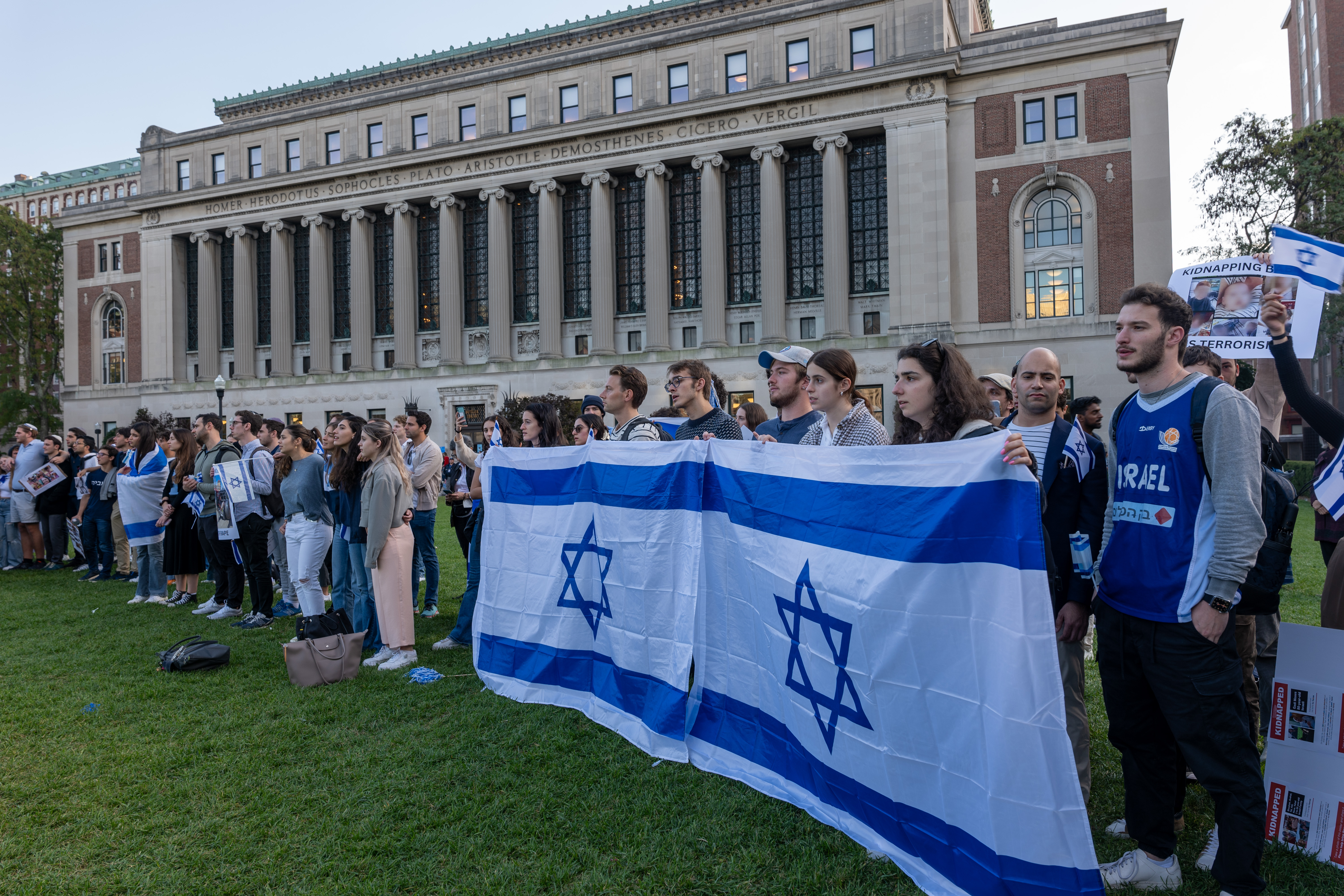 Columbia University Closes Campus Ahead of Israel-Hamas War Protests - The  New York Times