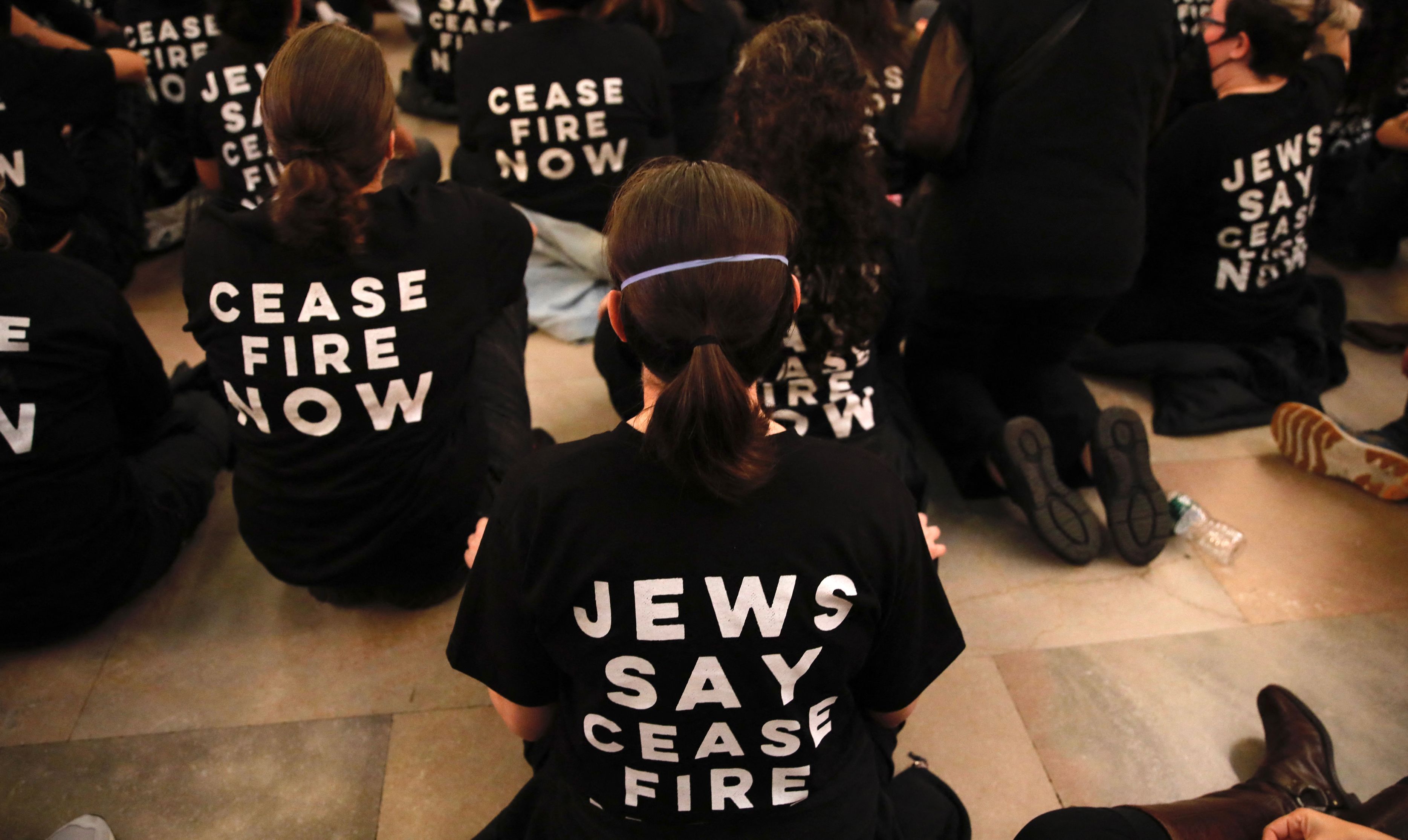 200 held as Jewish group shuts NYC's Grand Central calling for