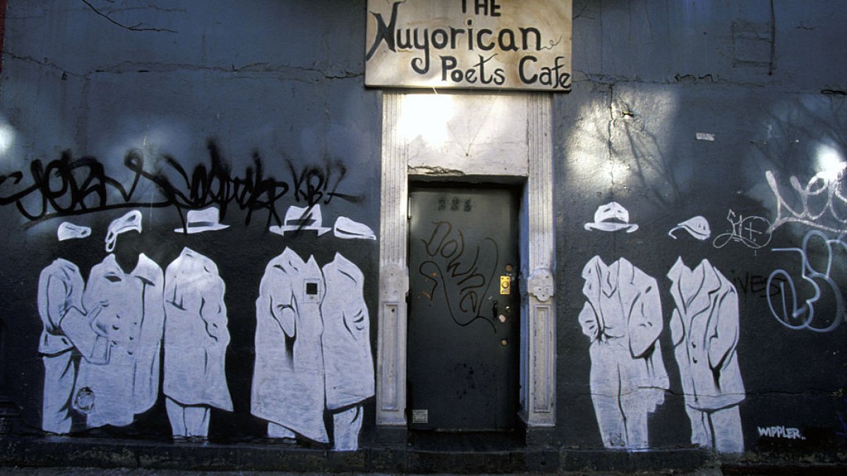 纽约波多黎各诗人咖啡馆在长达数年的翻新前庆祝50周年纪念