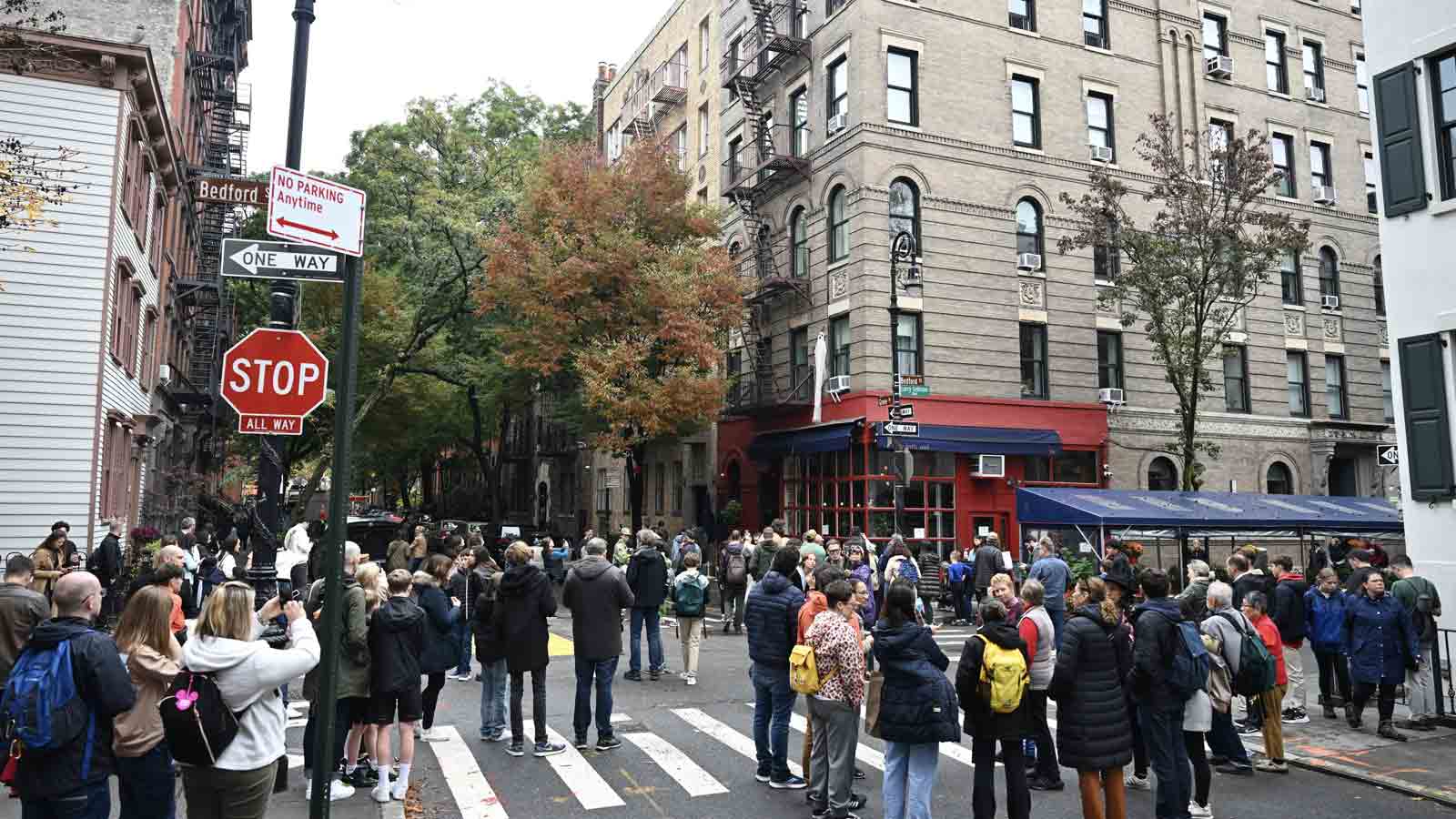 New York ‘Friends’ apartment flooded with tributes for Matthew Perry